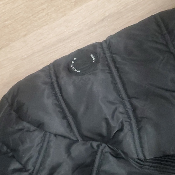 Nautica Women's Small Black Hooded Puffer Jacket EUC - Picture 4 of 7